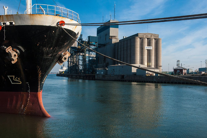 Grain elevators and port terminal in Sorel-Tracy