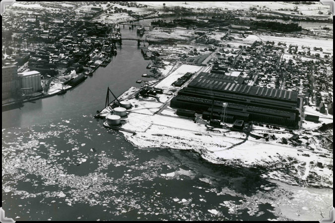 Black and white aerial photograph showing the location of Sorel Industries Limited near the St. Lawrence.