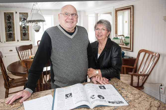 Rita et Yvan Lanctôt à l'intérieur de leur maison datant de 1887 à l'Île d'Embarras