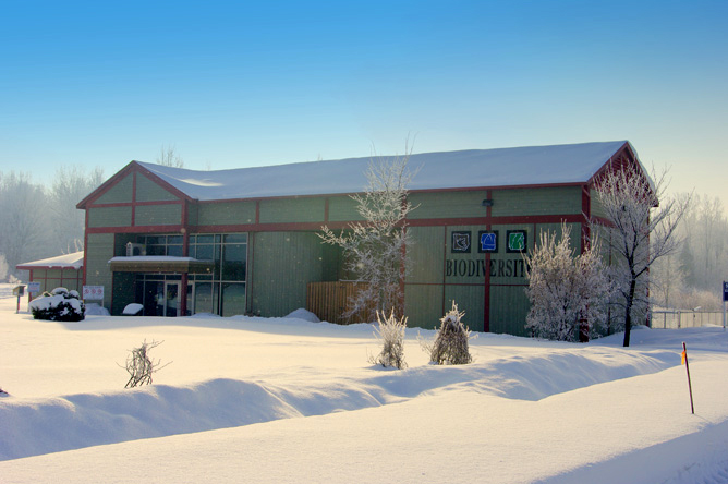 Exterior view of the Centre de la Biodiversité du Québec in Bécancour in winter