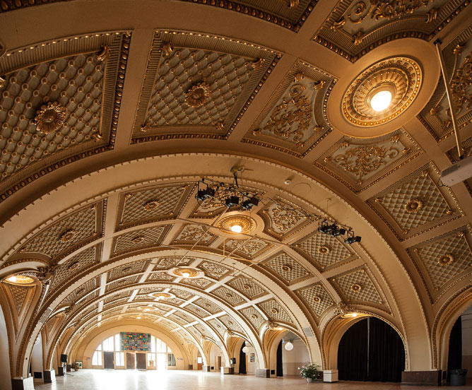 Cathedral vault ceiling of the Centre des arts populaires de Nicolet